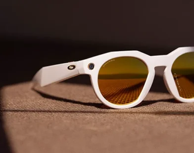 The Meta Oakley sunglasses redefine what smart eyewear can be. They serve not only as a stylish accessory but also as a powerful tool for communication, fitness, and AI-powered interaction