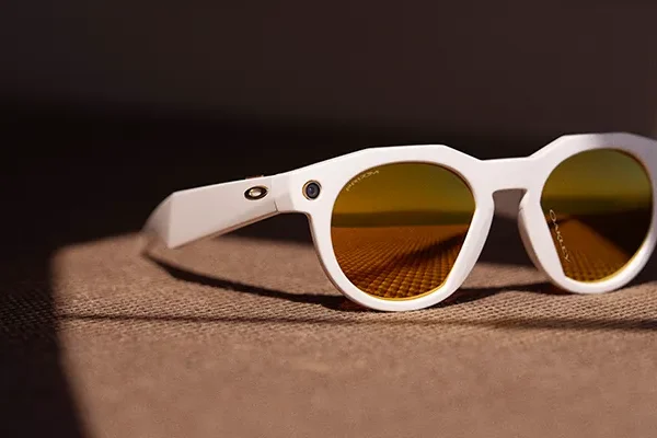 The Meta Oakley sunglasses redefine what smart eyewear can be. They serve not only as a stylish accessory but also as a powerful tool for communication, fitness, and AI-powered interaction