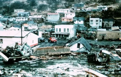 Alaska is a region known for its stunning natural beauty, glaciers, and rugged coastline. However, beneath its peaceful scenery lies a powerful geological reality — the threat of tsunamis.